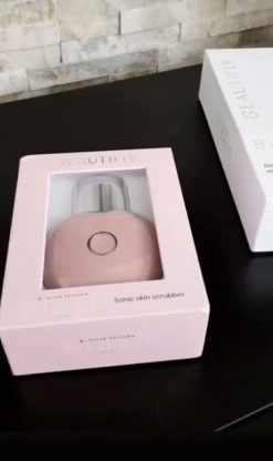 Čistička pleti pomocí kavitace B-Scrub Perfume Blush photo review